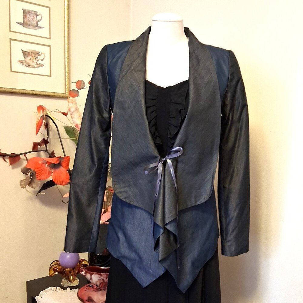 NWOT St-Martins Unique Design Well Tailored Gray Embroidered Blazer Jacket 6 S